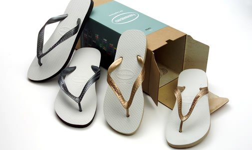 MODA CALÇADOS SANDÁLIAS DE DEDO Havaianas lança coleção exclusiva